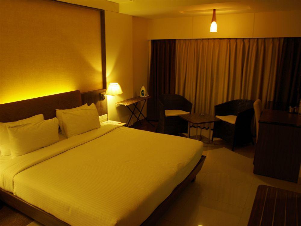 Kapila Business Hotel Pune Eksteriør billede