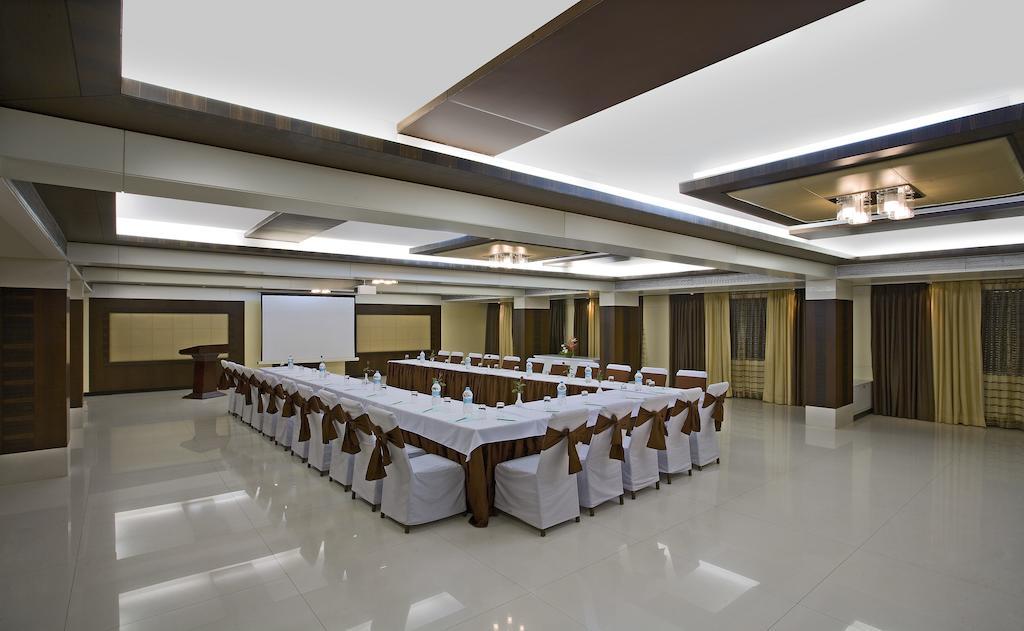 Kapila Business Hotel Pune Eksteriør billede