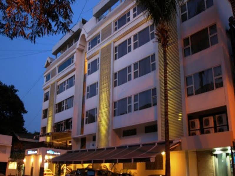 Kapila Business Hotel Pune Eksteriør billede