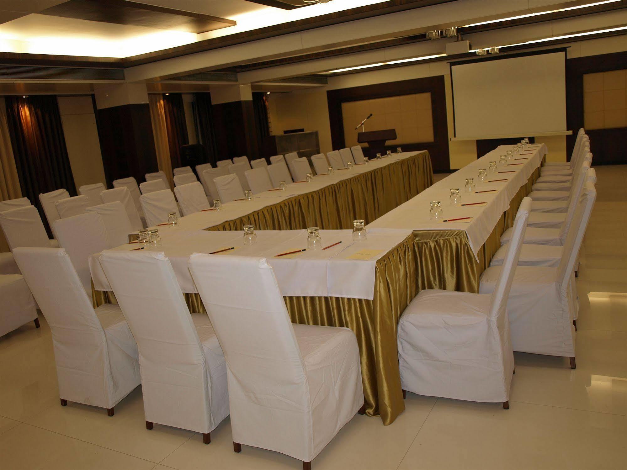 Kapila Business Hotel Pune Eksteriør billede